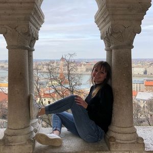 Meet your Posher, Mara